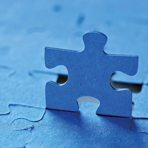 vertikal stehendes Puzzleteil